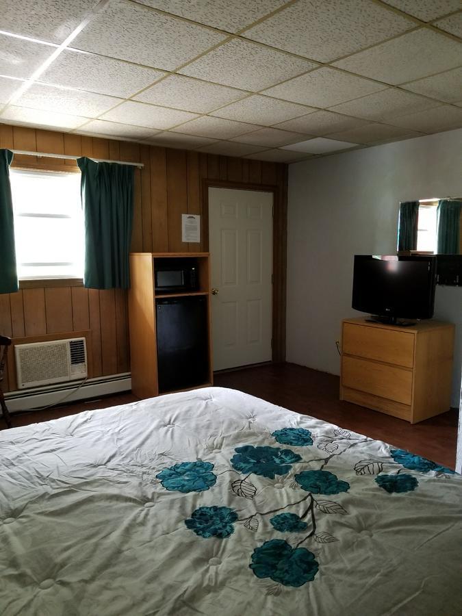 Pittsfield Motor Inn エクステリア 写真