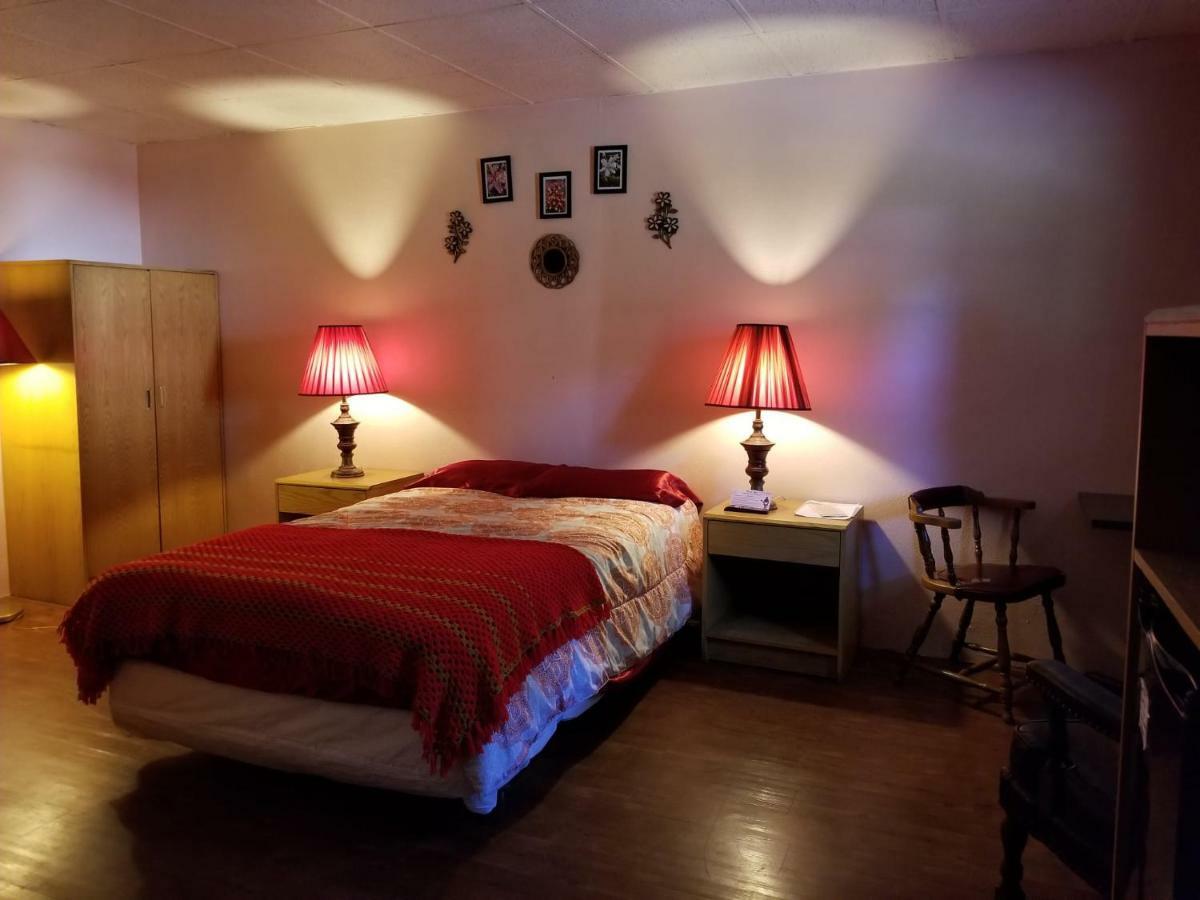 Pittsfield Motor Inn エクステリア 写真